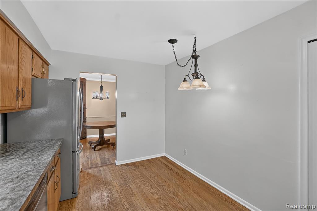 2356 Pineview Court, Flushing, MI 48433 — Photo 17