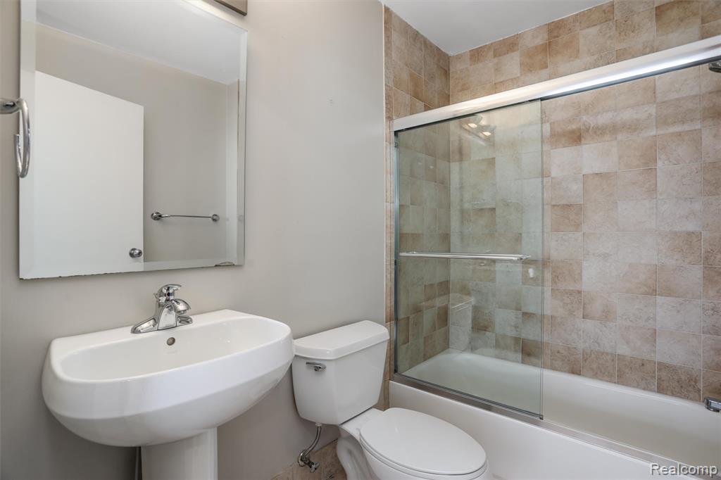 6533 E. JEFFERSON Avenue, Detroit, MI 48207 — Photo 21