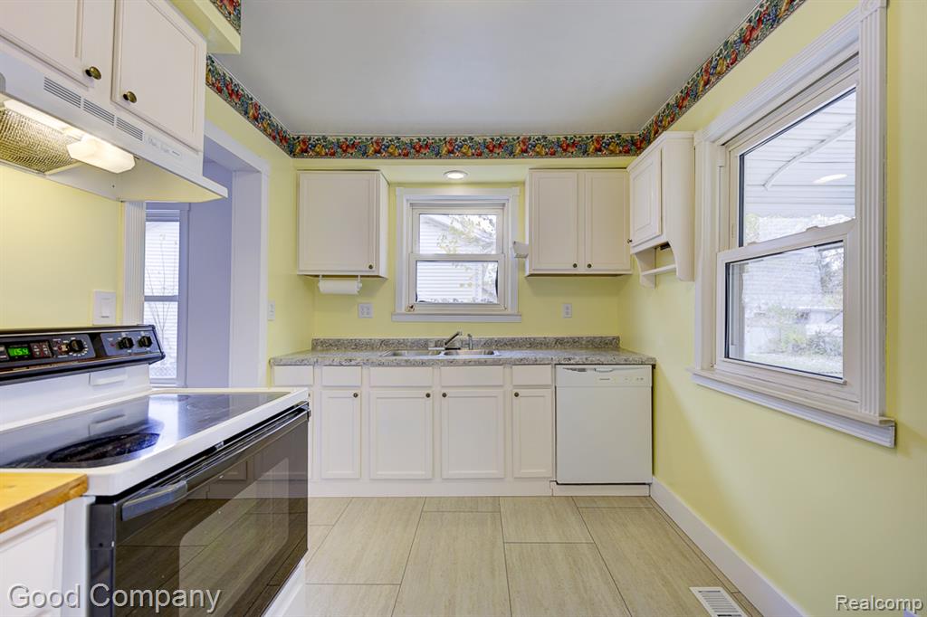 720 E Granet Avenue, Hazel Park, MI 48030 — Photo 19