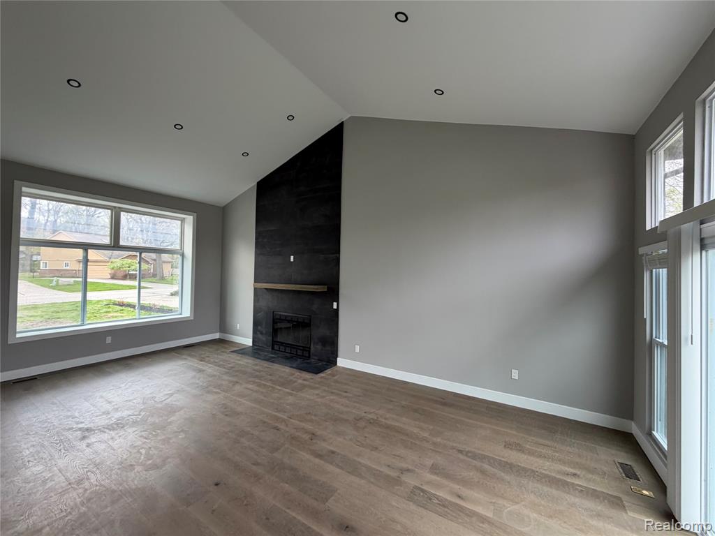 5140 Woodrun Court, West Bloomfield, MI 48323 — Photo 11