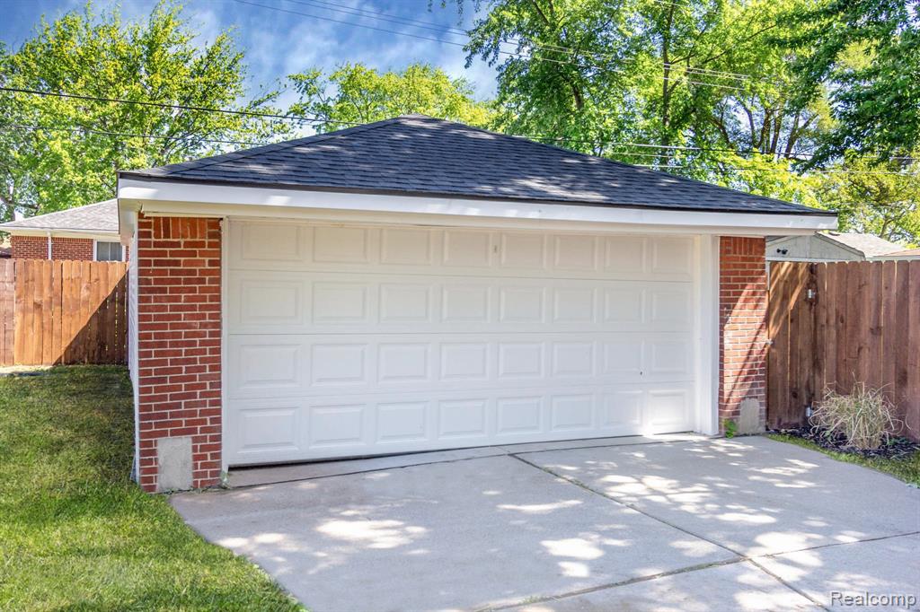 24865 Ridgecroft Avenue, Eastpointe, MI 48021 — Photo 29