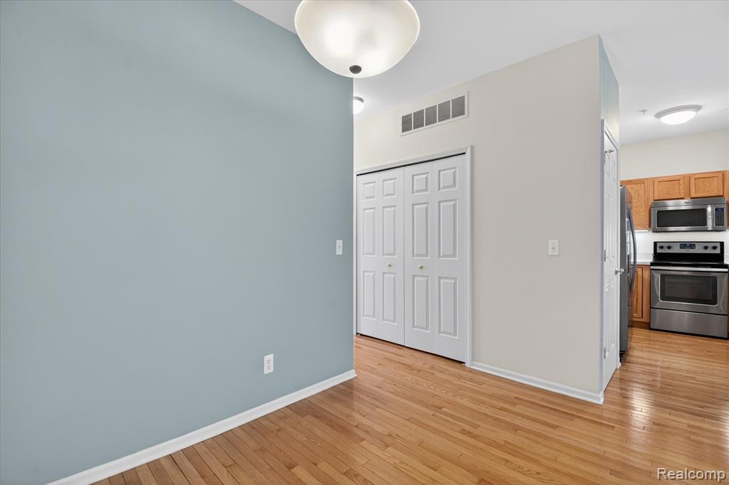 41602 Hamlet Lane, Novi, MI — Photo 16