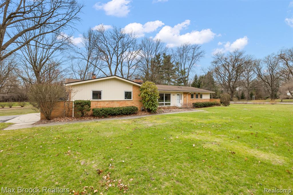 6606 VACHON Court, Bloomfield Hills, MI 48301 — Photo 28