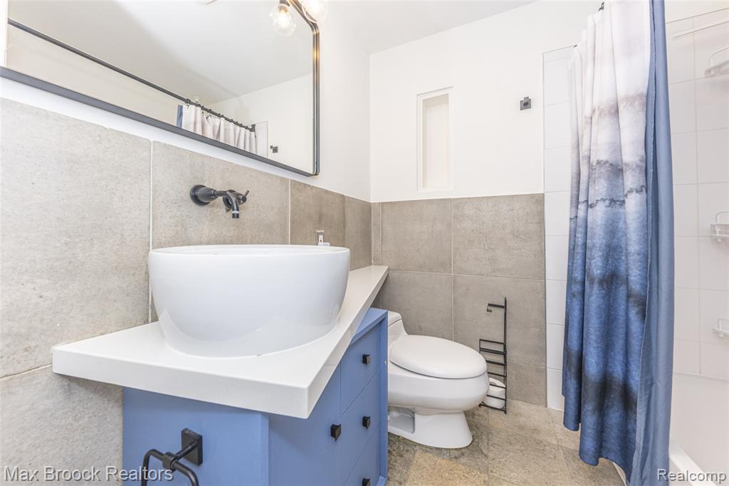 17426 Locherbie Avenue, Beverly Hills, MI 48025 — Photo 16