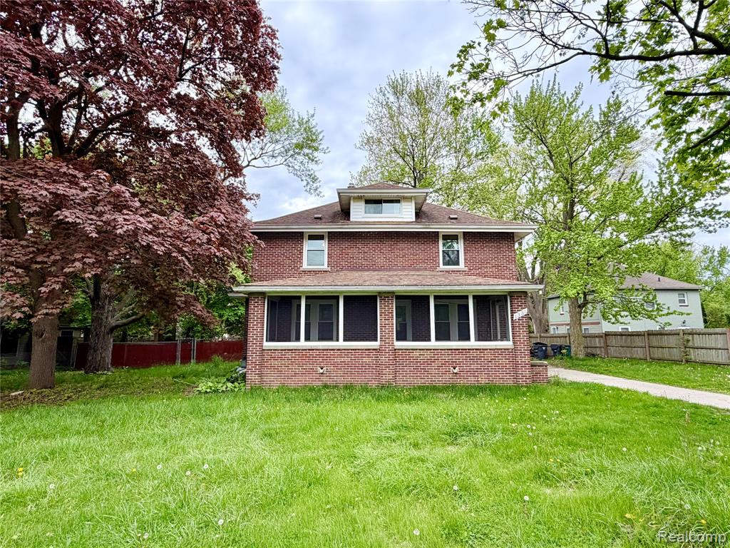 1331 South Boulevard W, Troy, MI 48098