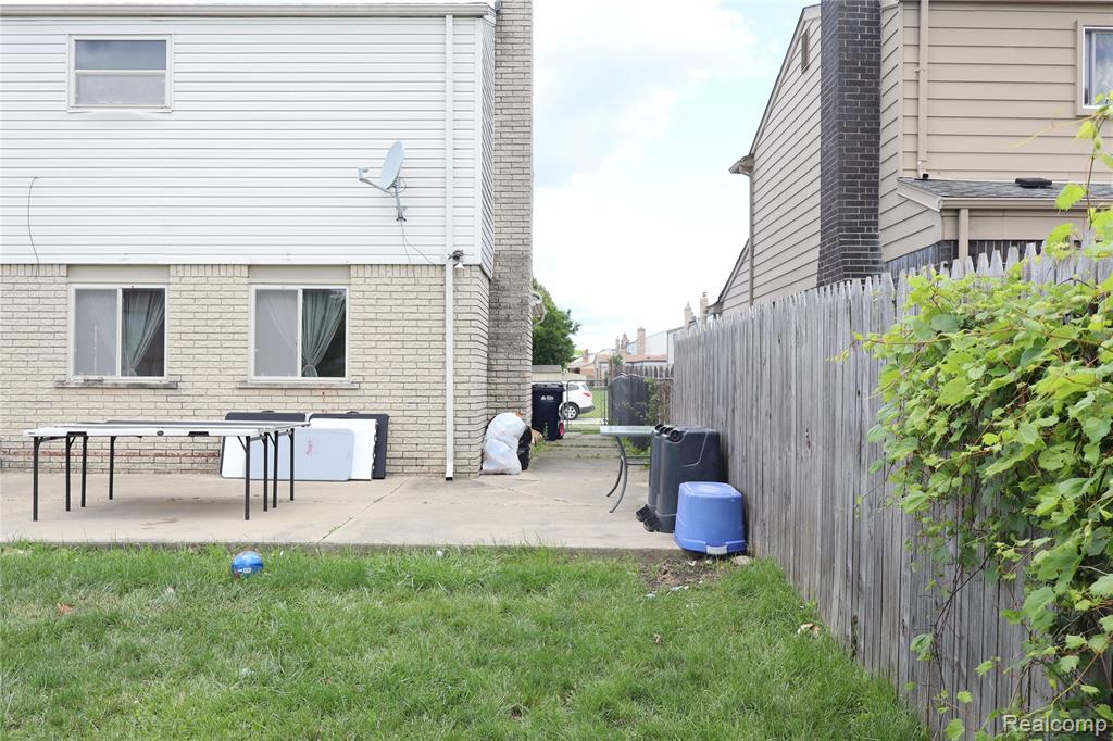 39552 Forbes Drive, Sterling Heights, MI 48310 — Photo 43