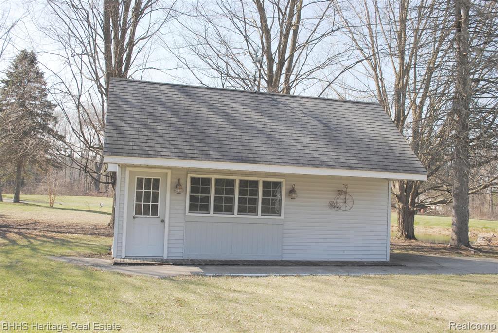 4450 Golf Club Road, Howell, MI 48843 — Photo 7