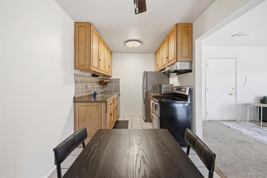 9921 Allen Pointe Drive, 4, Allen Park, MI 48101 — Photo 10