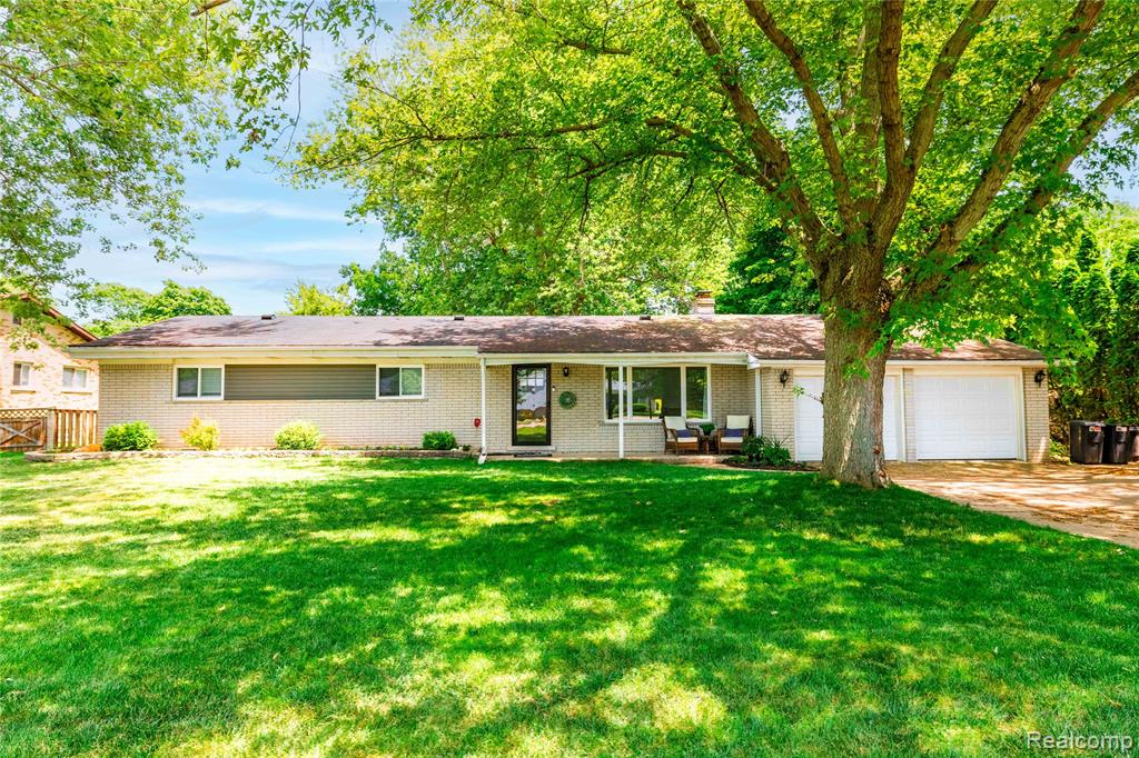 28731 Elbamar Drive, Grosse Ile, MI 48138