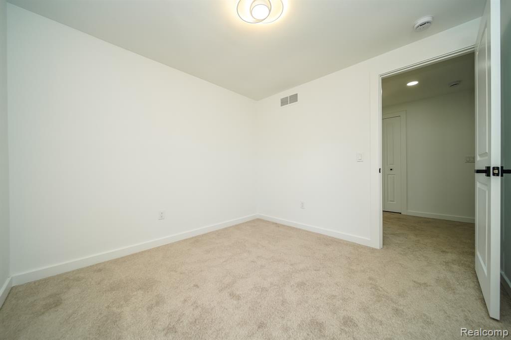 45293 Heatherwoode Lane, Macomb, MI 48044 — Photo 39