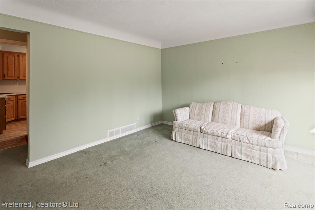 9980 HUBERT Avenue, Allen Park, MI 48101 — Photo 4