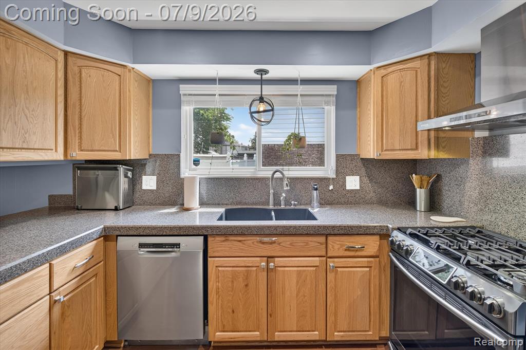 42854 Lombardy Drive, Canton, MI 48187 — Photo 16