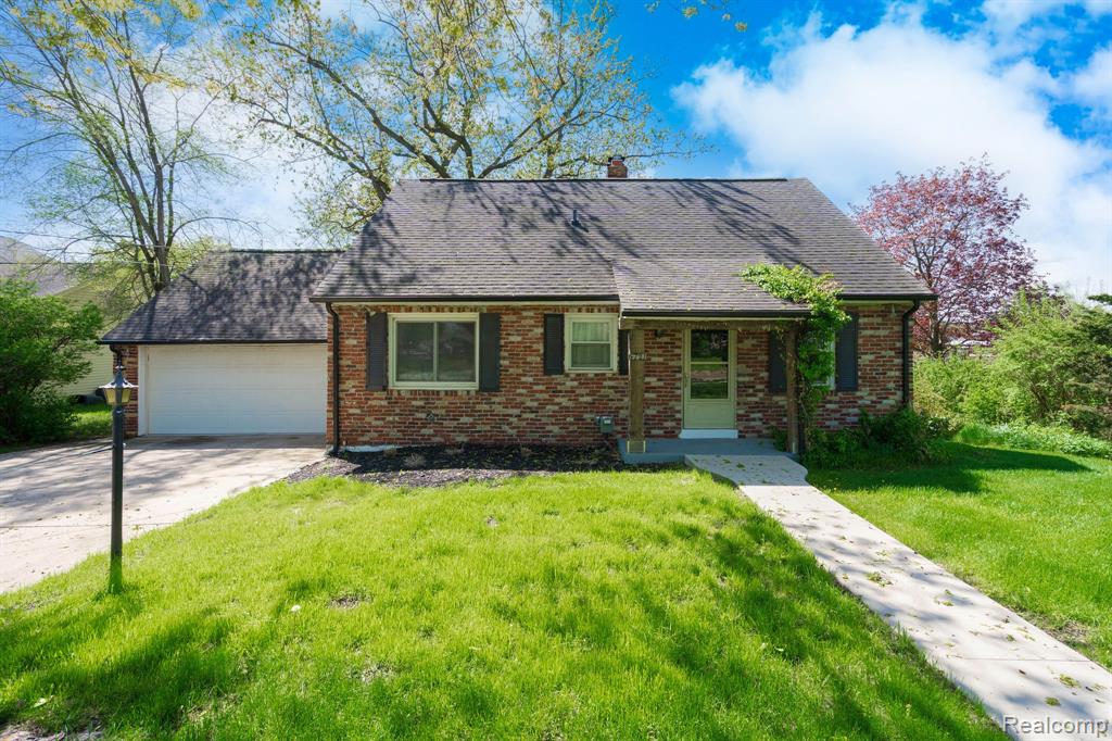 5721 Corunna Avenue, Clarkston, MI — front exterior
