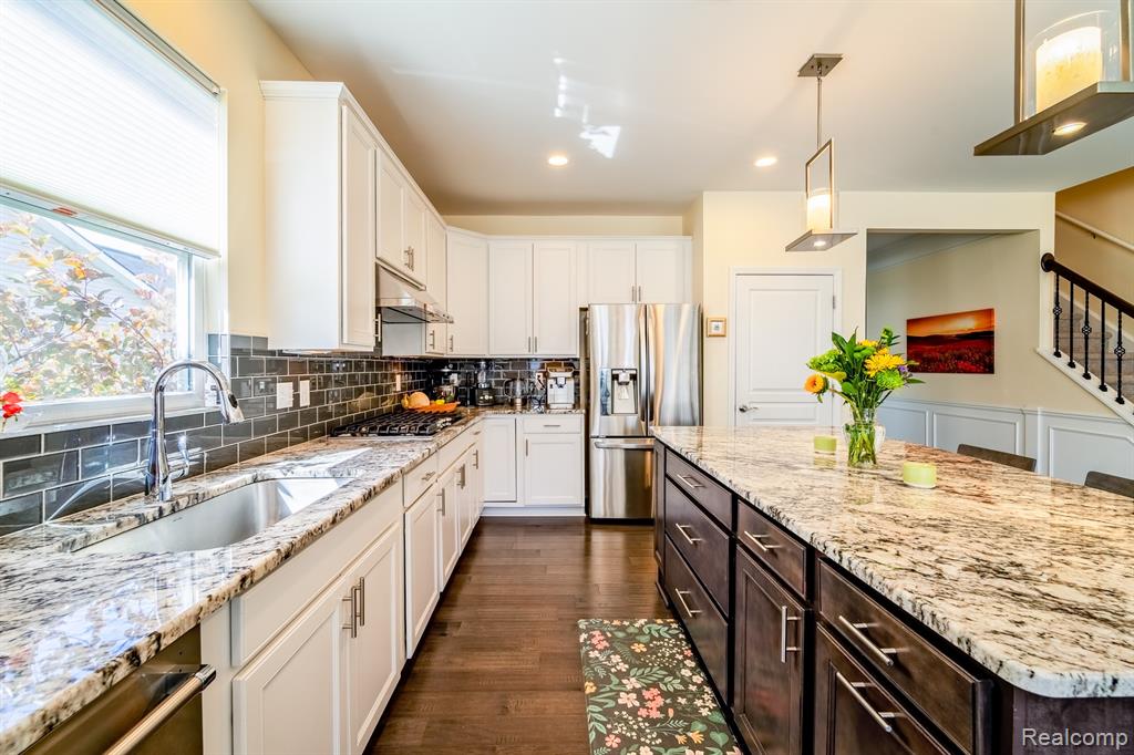 24279 Walloon Way, Flat Rock, MI 48134 — Photo 11
