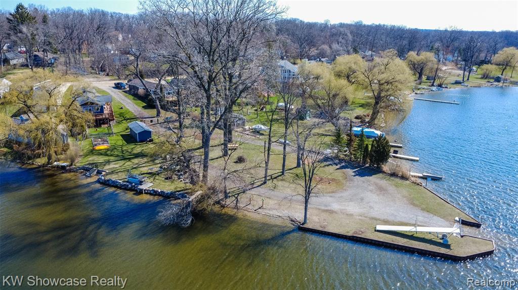580 Elkinford Drive, White Lake, MI 48383 — Photo 8