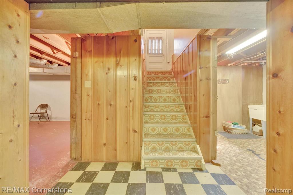 500 N LEONA Avenue, Garden City, MI — Photo 21