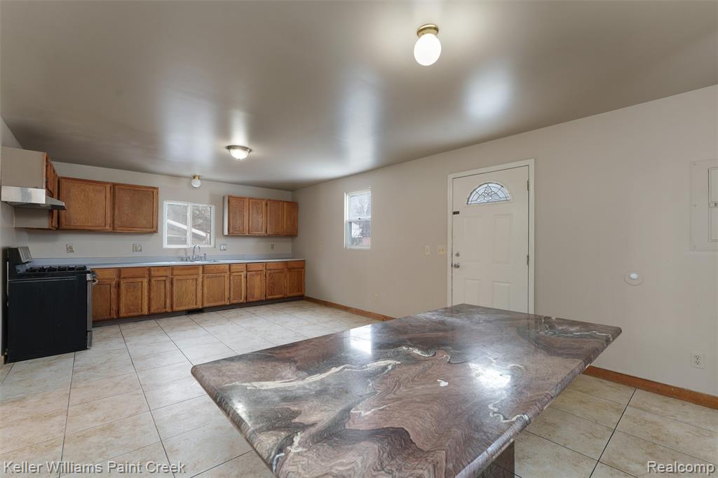 8523 Republic Avenue, Warren, MI 48089 — Photo 9