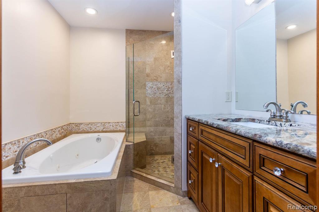 6345 Lanman Drive, Waterford, MI 48329 — Photo 21