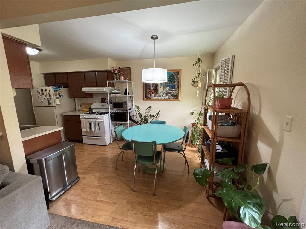2708 Glenbridge Court - Photo 4