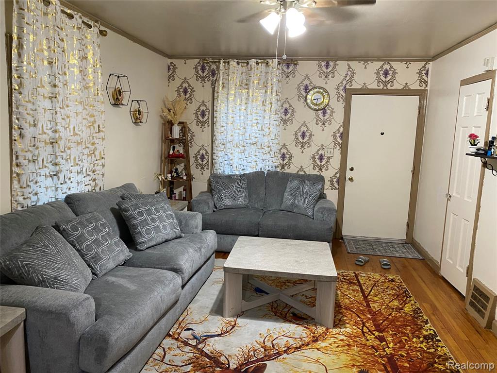 6359 Woodmont Avenue, Detroit, MI 48228 — Photo 2