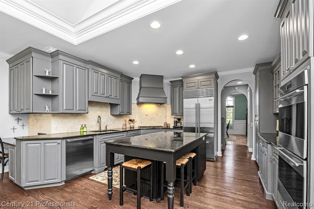8242 Pine Hollow Court, Grand Blanc, MI 48439 — Photo 16