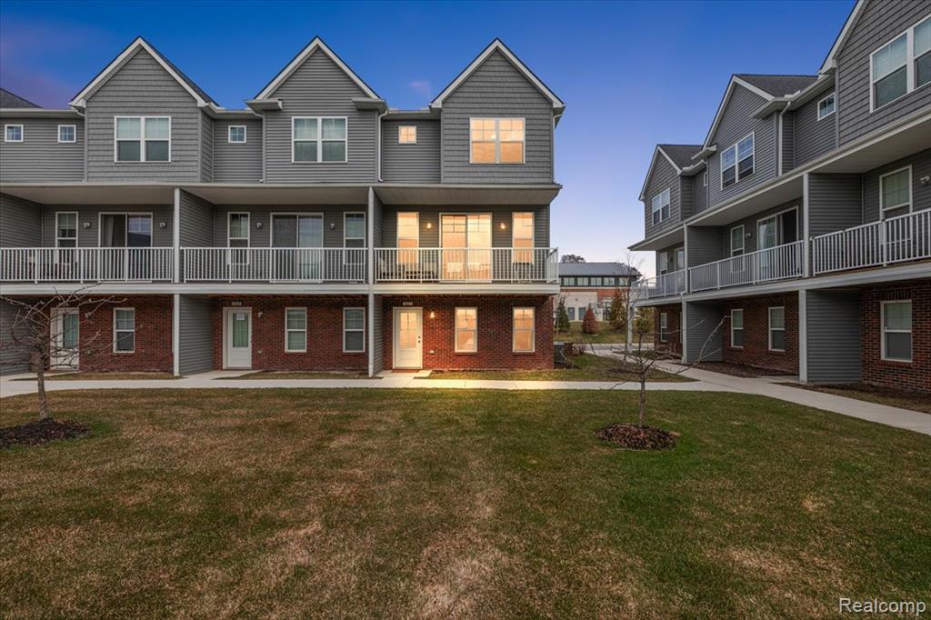 3927 Trailway Commons Circle, Auburn Hills, MI 48326 — Photo 31