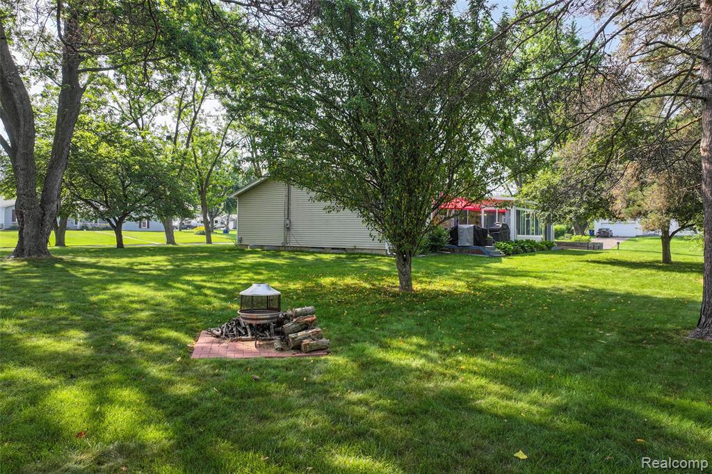 6242 Bedford Avenue, Flint, MI 48507 — Photo 10