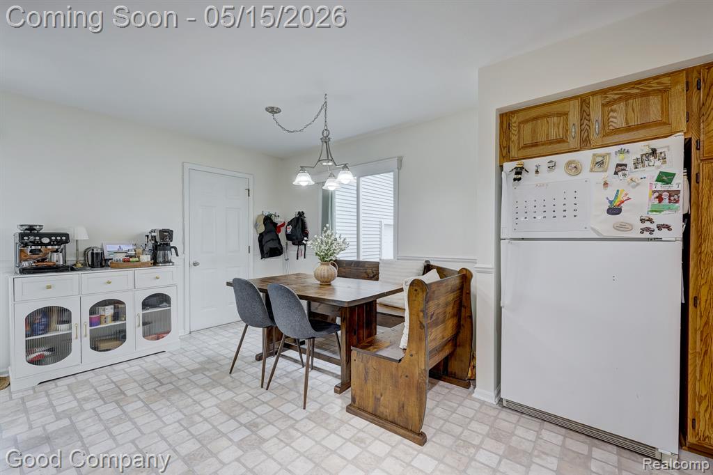 2370 Lansbury Drive, Waterford, MI 48329 — Photo 20