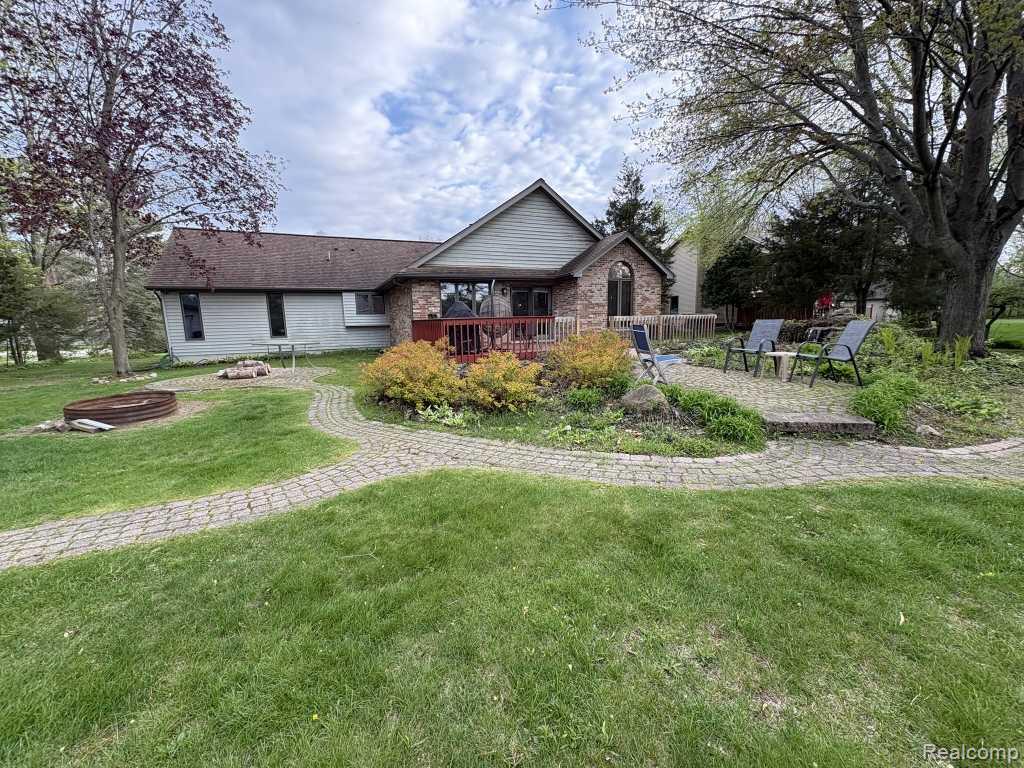 9038 Twin Oaks Court, Flushing, MI 48433 — Photo 28