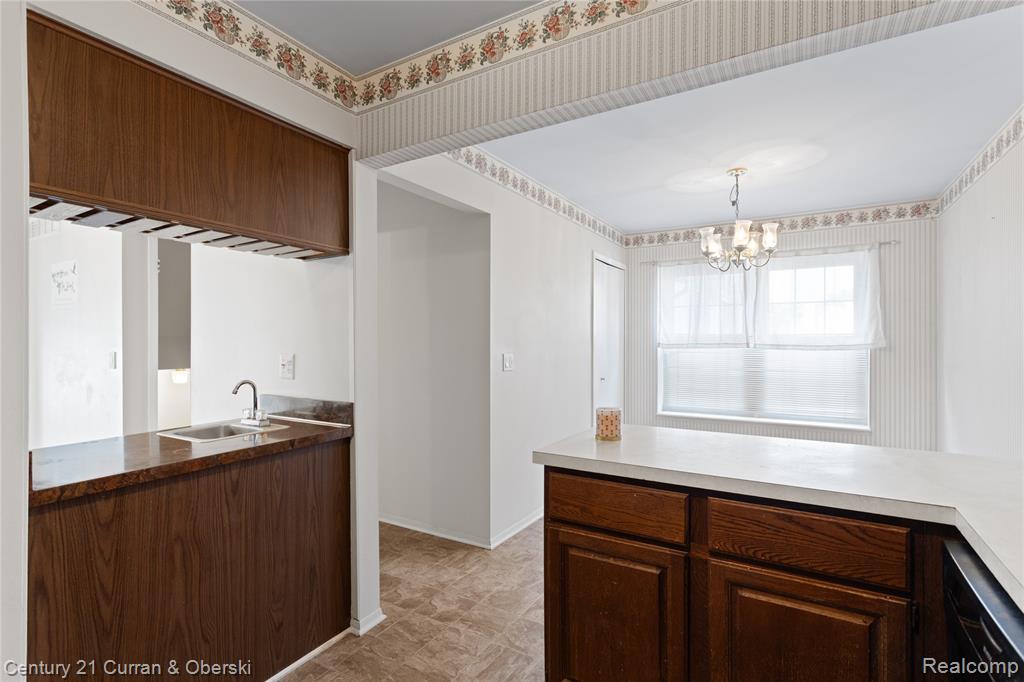 20918 W Glen Haven Circle, Novi, MI 48167 — Photo 13