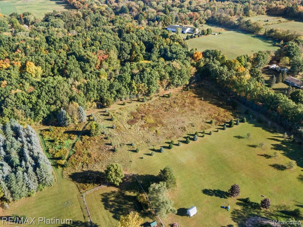 Parc B Tipsico Lake Road, Hartland, MI 48353 — Photo 13