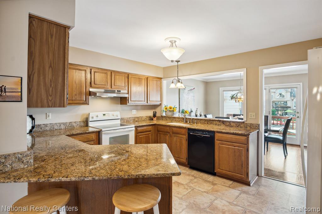 47704 BLUE HERON Drive S, Northville, MI 48168 — Photo 22