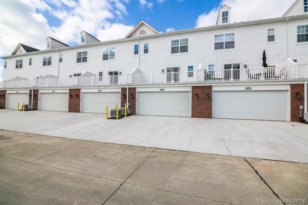 53438 CHAMPLAIN Street, Macomb, MI 48042 — Photo 26