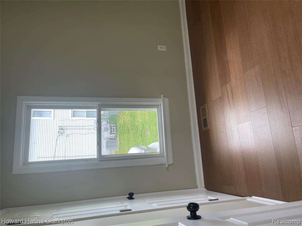 8 Maple Street, Oxford, MI 48371 — Photo 6