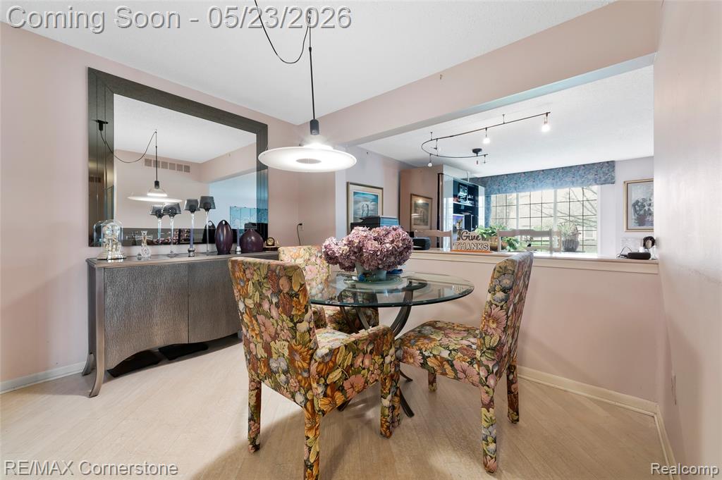 7632 Danbury Circle Circle, West Bloomfield, MI — Photo 11