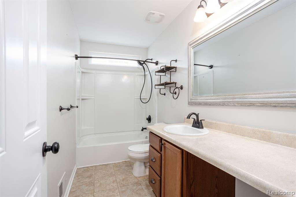 27086 MAXWELL, Novi, MI — Photo 18