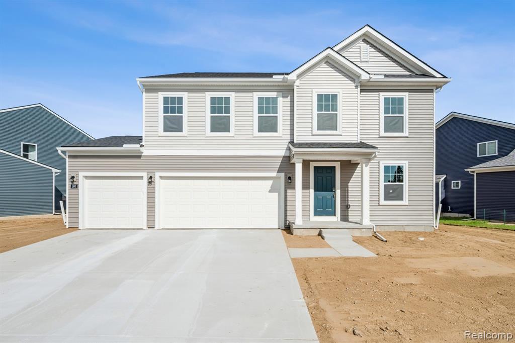 360 Hidden River W, Holly, MI 48442