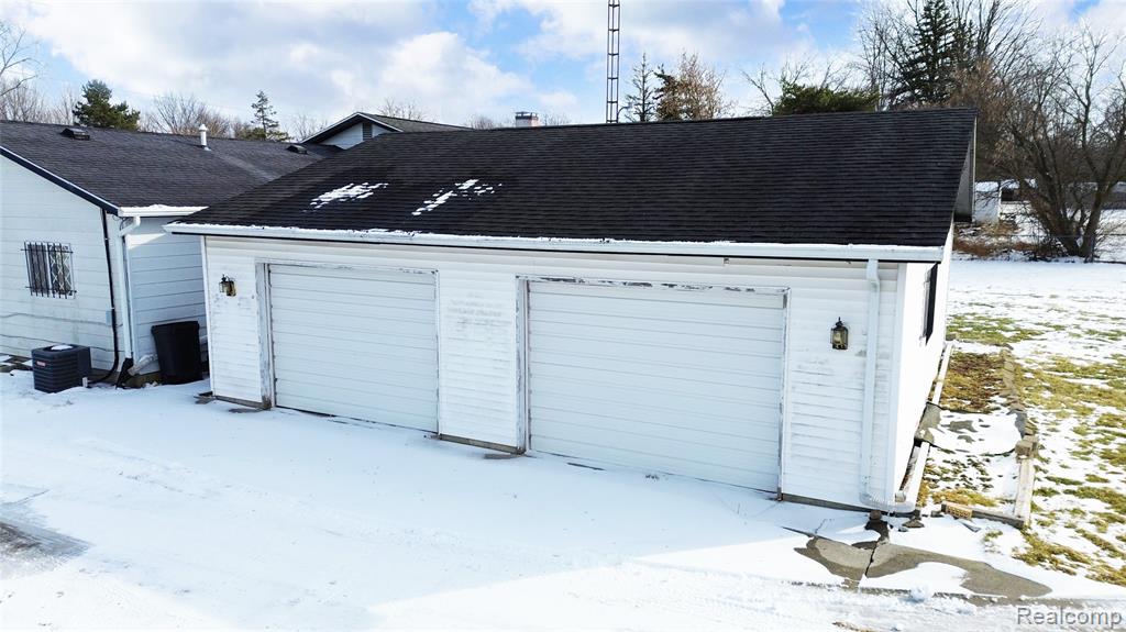 5163 N Linden Road, Flint, MI 48504 — Photo 16