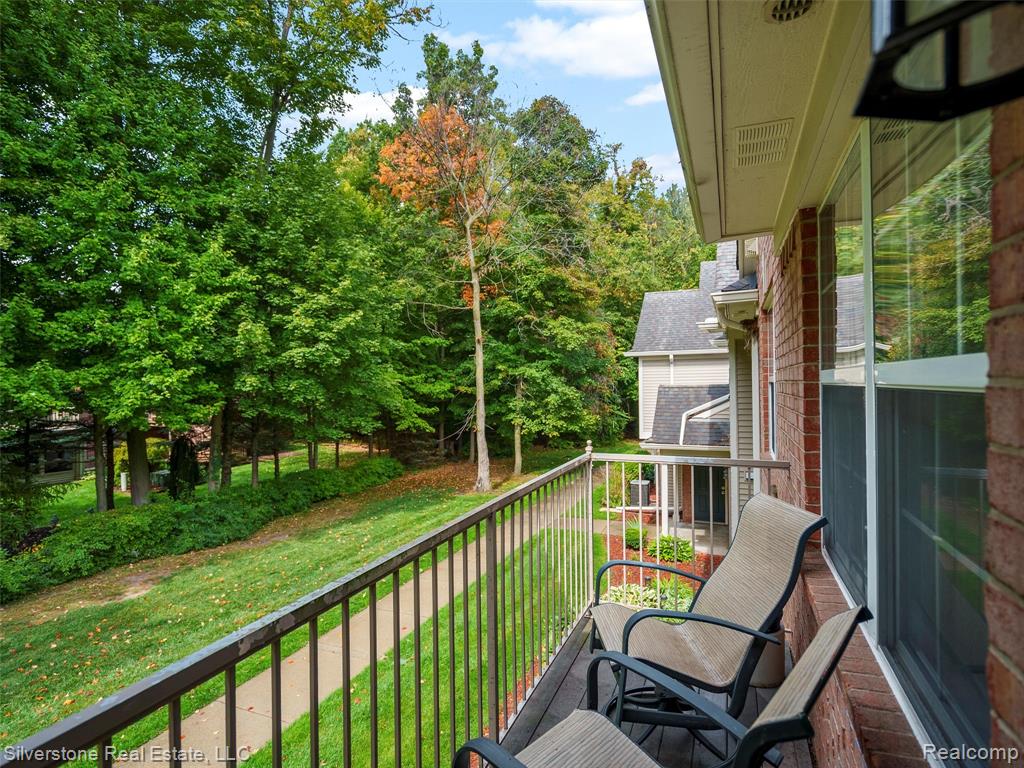 49207 W Woods Drive, Shelby Twp, MI 48317 — Photo 4