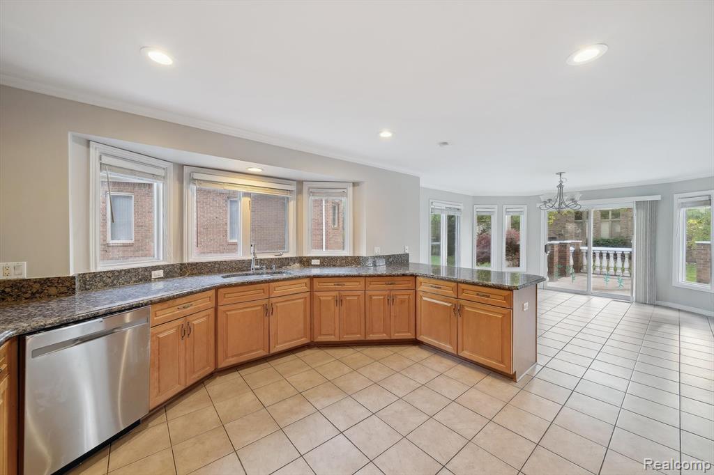 55712 LANCEWOOD Drive, Shelby Twp, MI 48316 — Photo 19