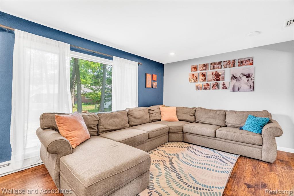 4290 GUILFORD Lane, Fort Gratiot, MI 48059 — Photo 14