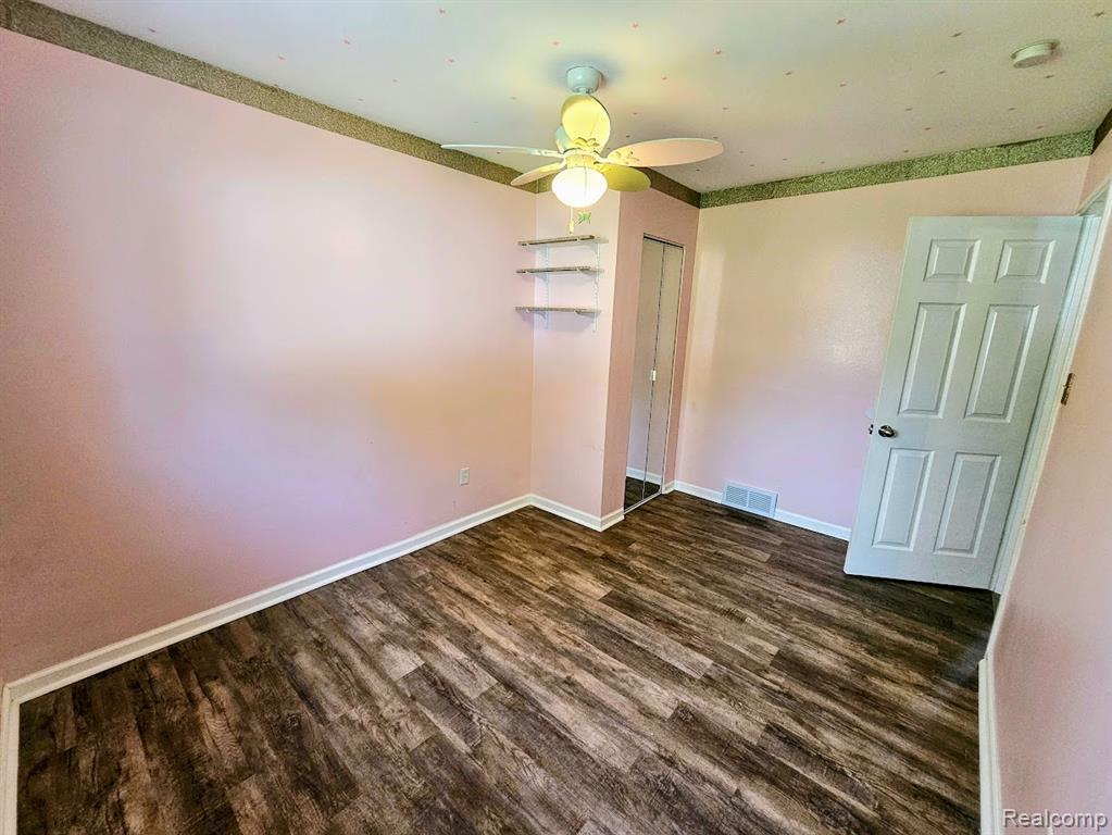 9994 Deering Street, Livonia, MI 48150 — Photo 25