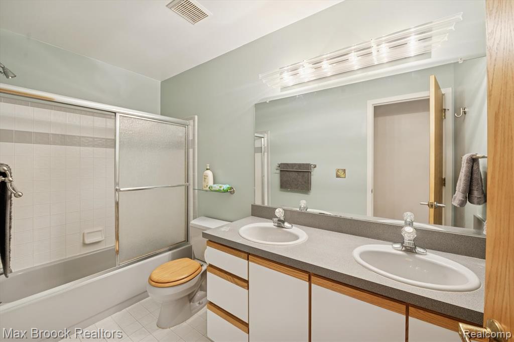 25797 Arcadia Drive, Novi, MI — Photo 33