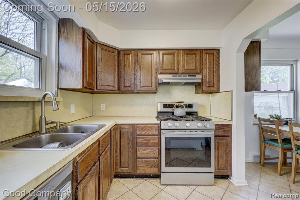 14220 Lincoln Street, Oak Park, MI 48237 — Photo 13