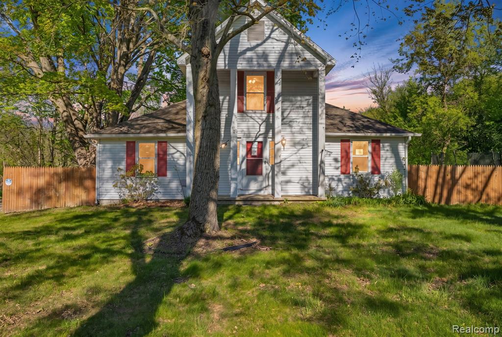 7054 McCords Avenue SE, Alto, MI 49302
