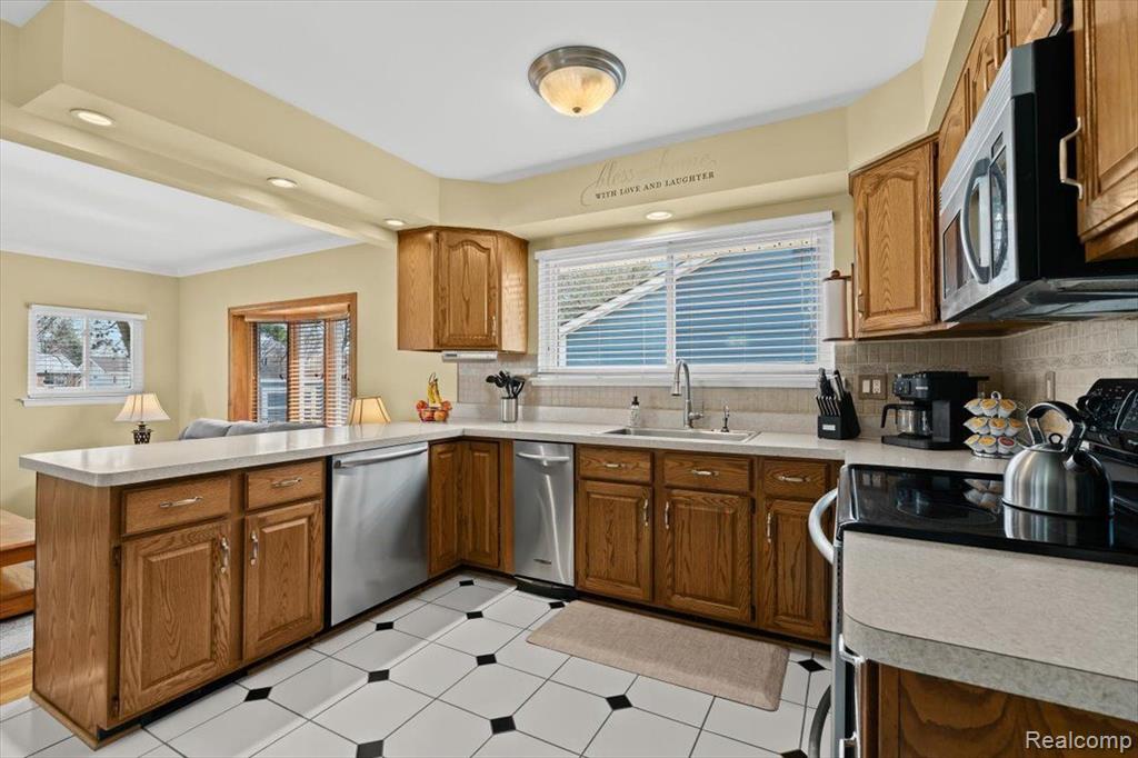 6544 POWDERHORN Drive, Canton, MI 48187 — Photo 9