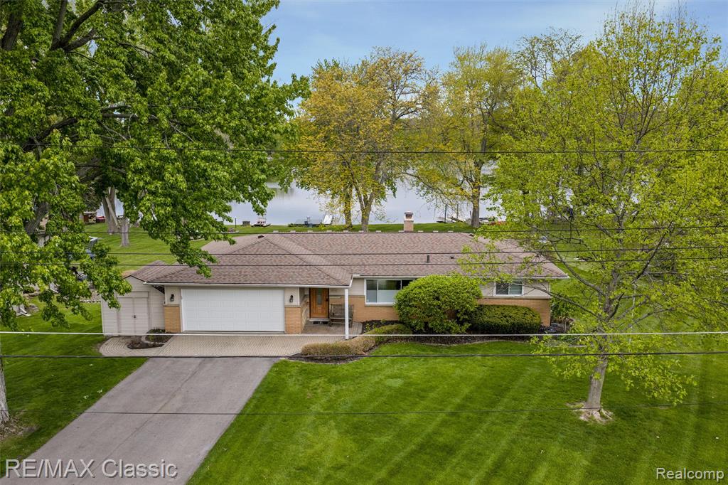 804 Bonita Drive, White Lake, MI 48383 — Photo 32
