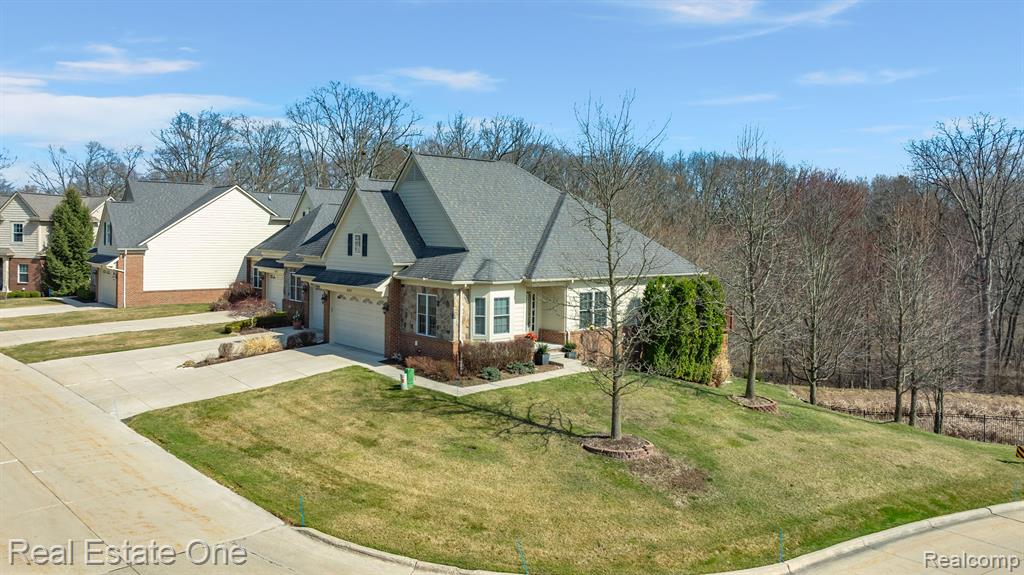 565 ANDOVER Court, Rochester Hills, MI 48306 — Photo 2