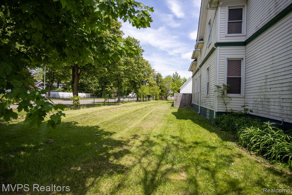 126 Clinton Street, Mount Clemens, MI 48043 — Photo 26