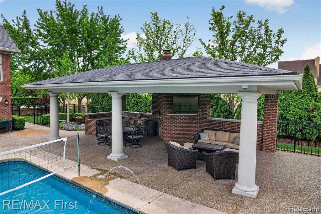 13800 Berryknoll Drive, Shelby Twp, MI 48315 — Photo 4